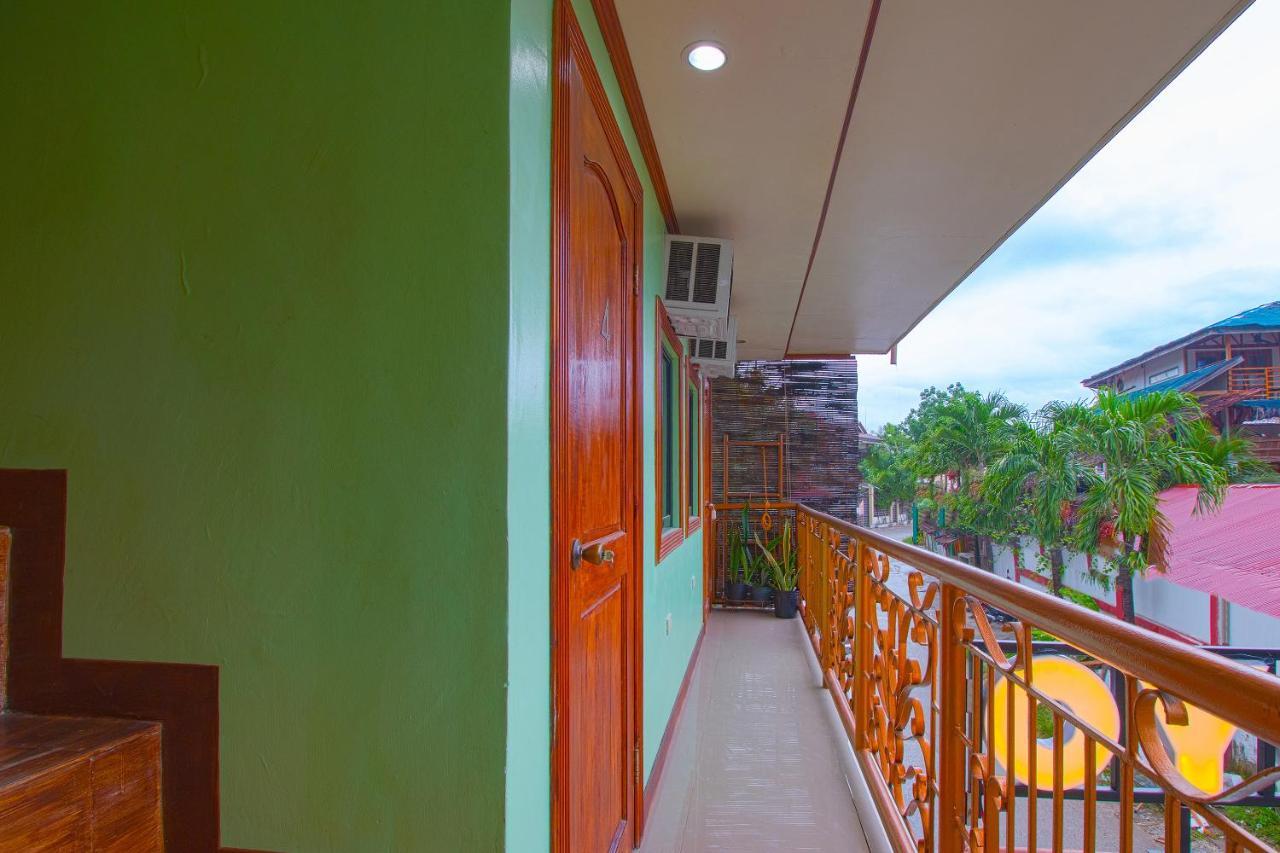 Oyo 788 Lisa'S Guesthouse Moalboal Exterior photo